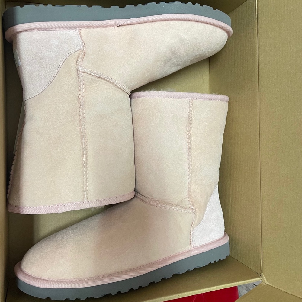 Classic II Genuine Shearling Lined Short Boot